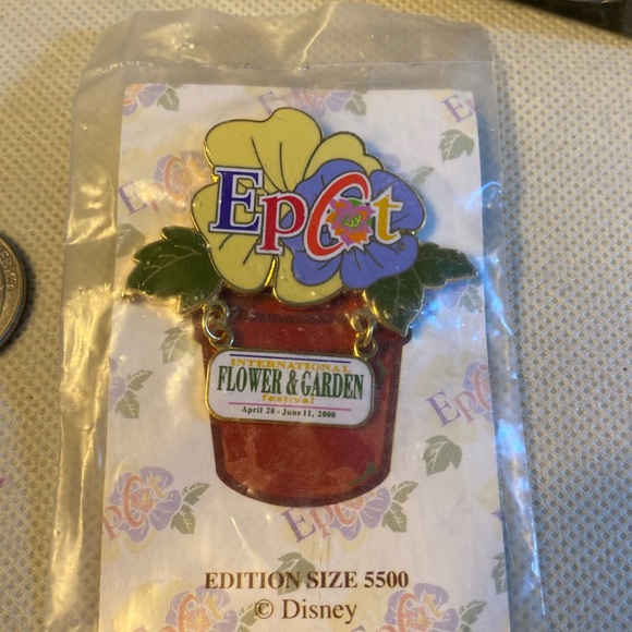 Disney Epcot Flower & Garden Pin - Picture 3 of 4